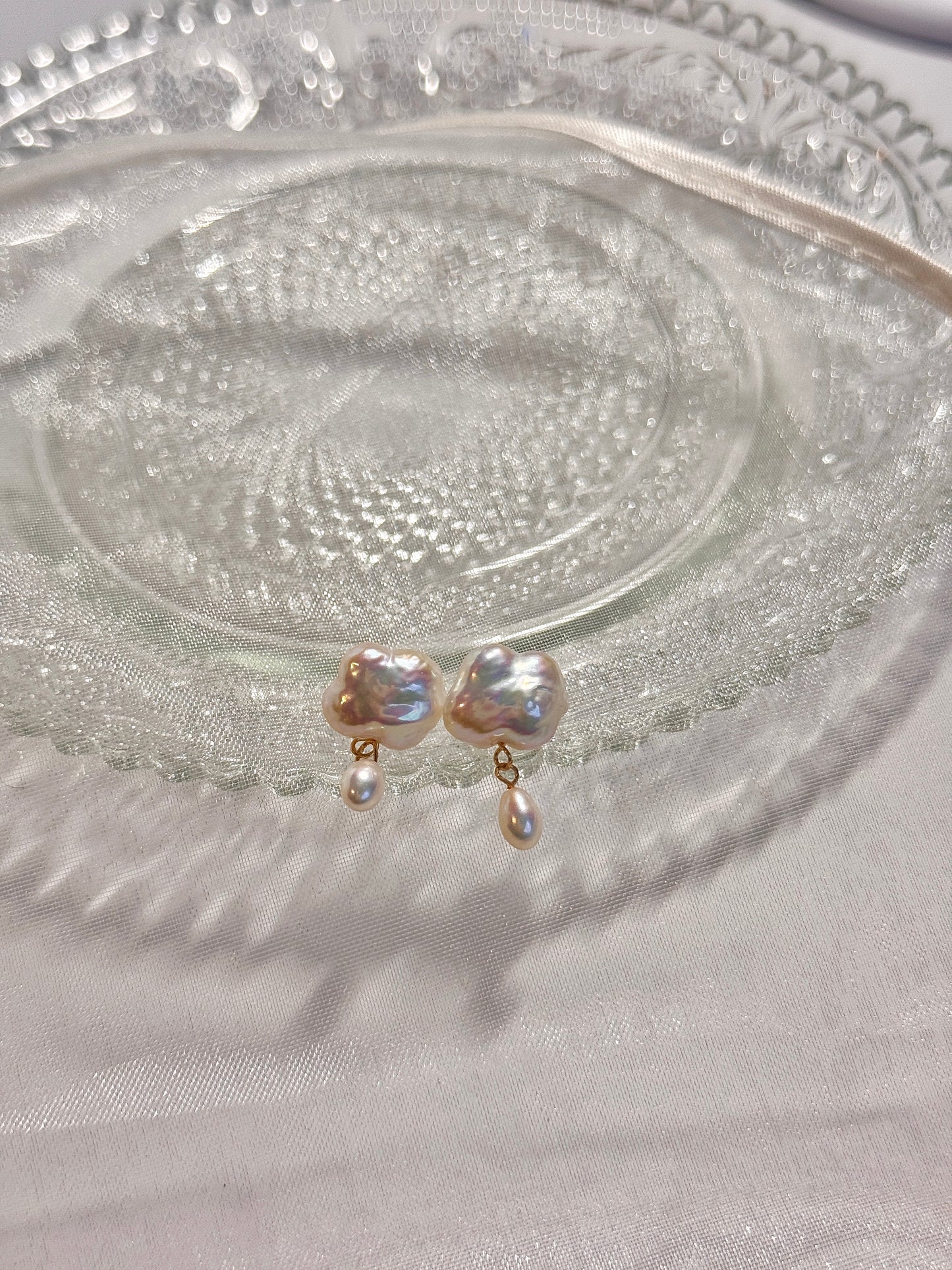 Rainy little cloud pearl earrings Baroque pearl raindrops warm and cute earrings simple niche design