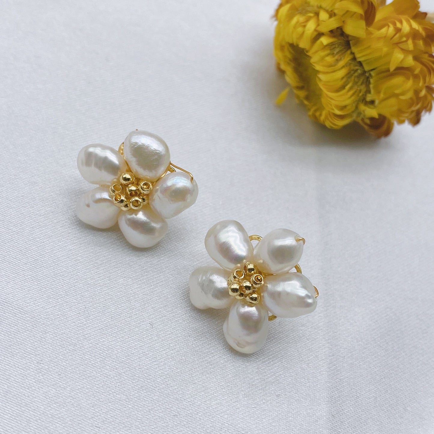 Special-shaped freshwater baroque pearl petal pearl earrings ancient style retro earrings temperament versatile earrings